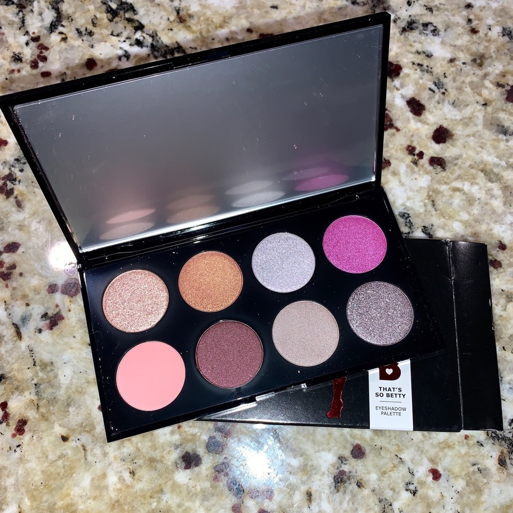 Betty Boop eyeshadow palette
